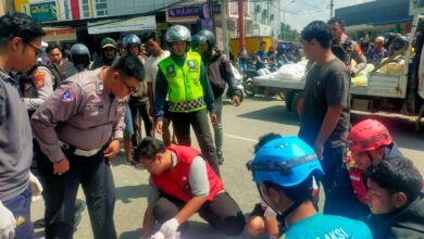 Pengendara sepeda motor perempuan berusia 64 tahun dilaporkan meninggal dunia setelah mengalami kecelakaan lalu lintas