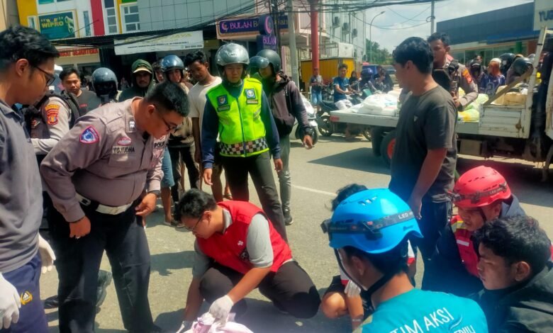 Pengendara sepeda motor perempuan berusia 64 tahun dilaporkan meninggal dunia setelah mengalami kecelakaan lalu lintas