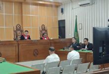 Dua terdakwa kasus dugaan korupsi DBON mulai menjalani persidangan di Pengadilan Tindak Pidana Korupsi (Tipikor) pada Pengadilan Negeri Samarinda, Jumat (6/2/2026). (IST)