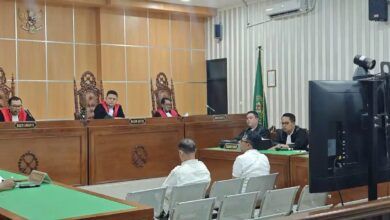 Dua terdakwa kasus dugaan korupsi DBON mulai menjalani persidangan di Pengadilan Tindak Pidana Korupsi (Tipikor) pada Pengadilan Negeri Samarinda, Jumat (6/2/2026). (IST)