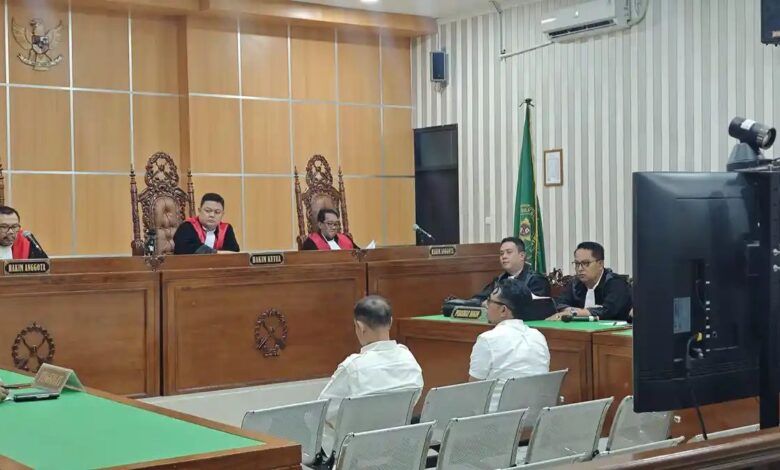 Dua terdakwa kasus dugaan korupsi DBON mulai menjalani persidangan di Pengadilan Tindak Pidana Korupsi (Tipikor) pada Pengadilan Negeri Samarinda, Jumat (6/2/2026). (IST)