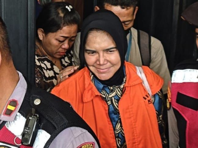 Terdakwa Dayang Donna Walfiaries Tania dalam perkara dugaan suap dan gratifikasi terkait perizinan tambang di Kalimantan Timur. (IST)