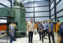 Wali Kota Samarinda, Andi Harun saat mengunjungi lokasi TPS Insinerator di Samarinda Seberang pada Kamis (26/3/2026). (IST)