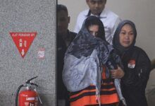 Bupati Pekalongan Fadia Arafiq ditahan KPK