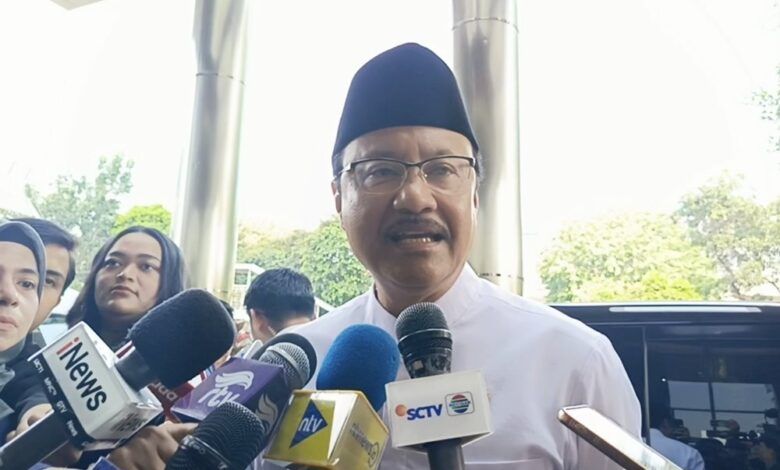 Menteri Sosial (Mensos), Saifullah Yusuf atau Gus Ipul mendatangi kantor Komisi Pemberantasan Korupsi (KPK)