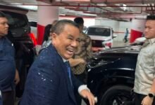 Hotman Paris Dampingi Febrie Adriansyah Jalani Pemeriksaan sebagai Tersangka di Kejagung