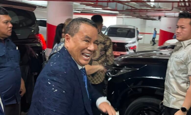 Hotman Paris Dampingi Febrie Adriansyah Jalani Pemeriksaan sebagai Tersangka di Kejagung