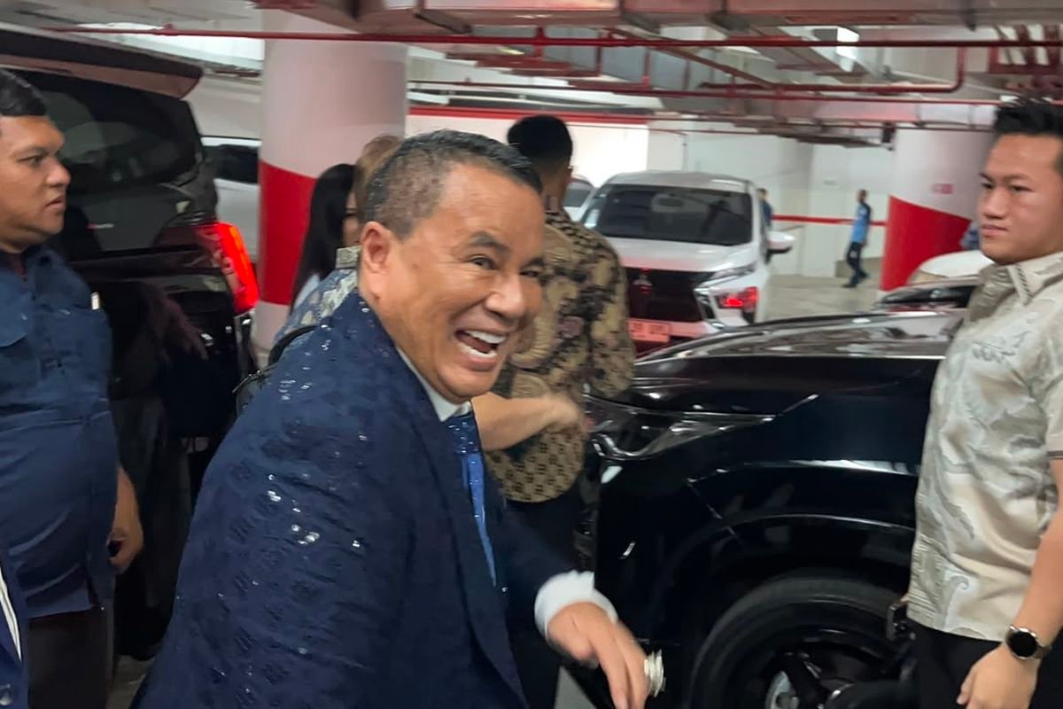 Hotman Paris Dampingi Febrie Adriansyah Jalani Pemeriksaan sebagai Tersangka di Kejagung