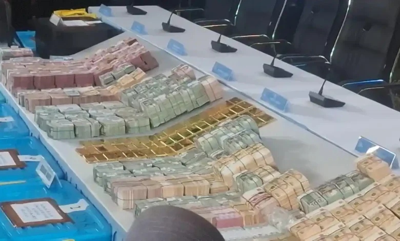 Barang Bukti kasus mantan Jaksa Agung Muda Tindak Pidana Khusus (Jampidsus) Kejaksaan Agung, Febrie Adriansyah (FA)