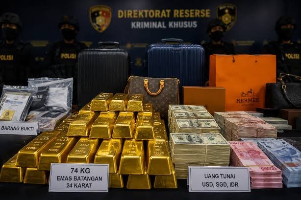 Emas Sitaan dalam Kasus Dugaan Korupsi Febrie Adriansyah