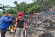 Pemadaman kebakaran lahan di Samarinda