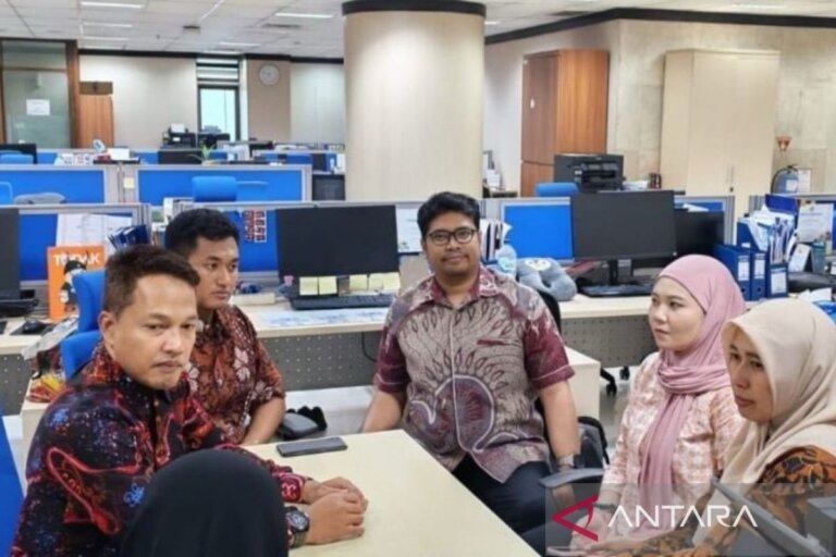 Paten Komoditas Lokal - Tim Bidang Pelayanan Kekayaan Intelektual Kanwil Kemenkumham Kaltim bersinergi dengan DJKI dalam upaya perlindungan hak paten komoditas lokal di Samarinda.